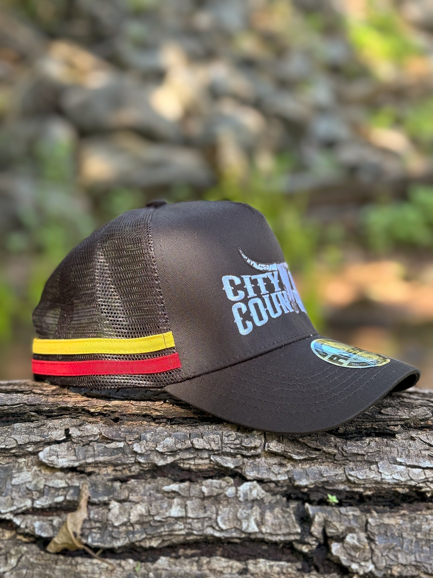 City N Country Cap - Black/Yellow/Red