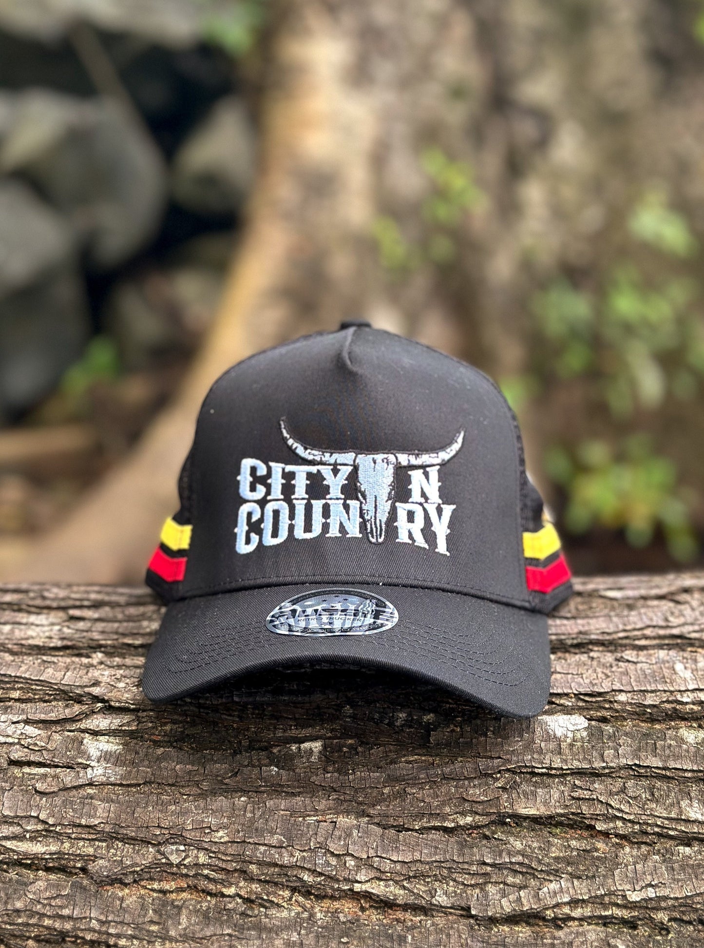 City N Country Cap - Black/Yellow/Red