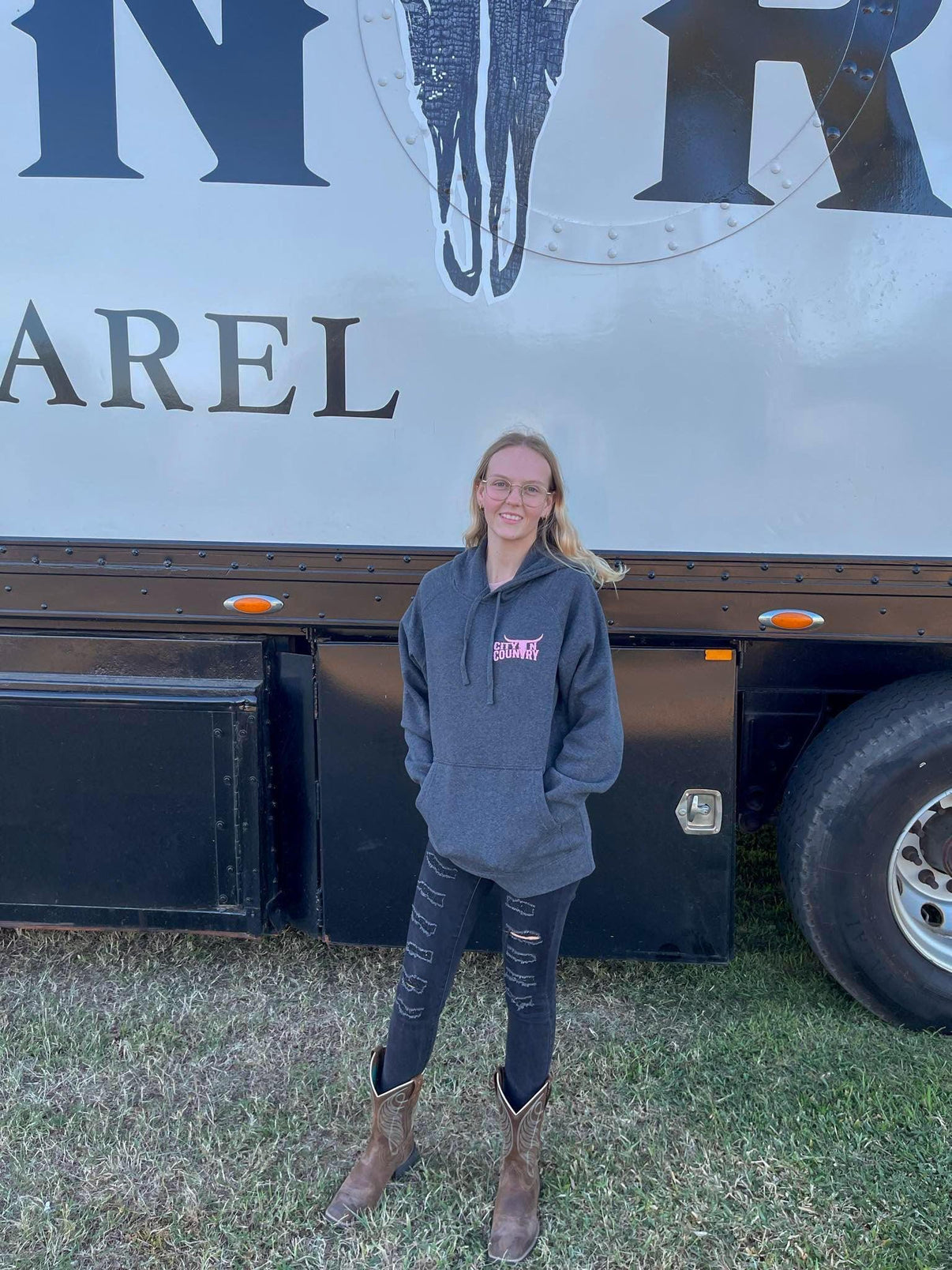 CNC - CITY N COUNTRY - MENS/WOMEN'S HOODIE - CHARCOAL/PINK - City N Country